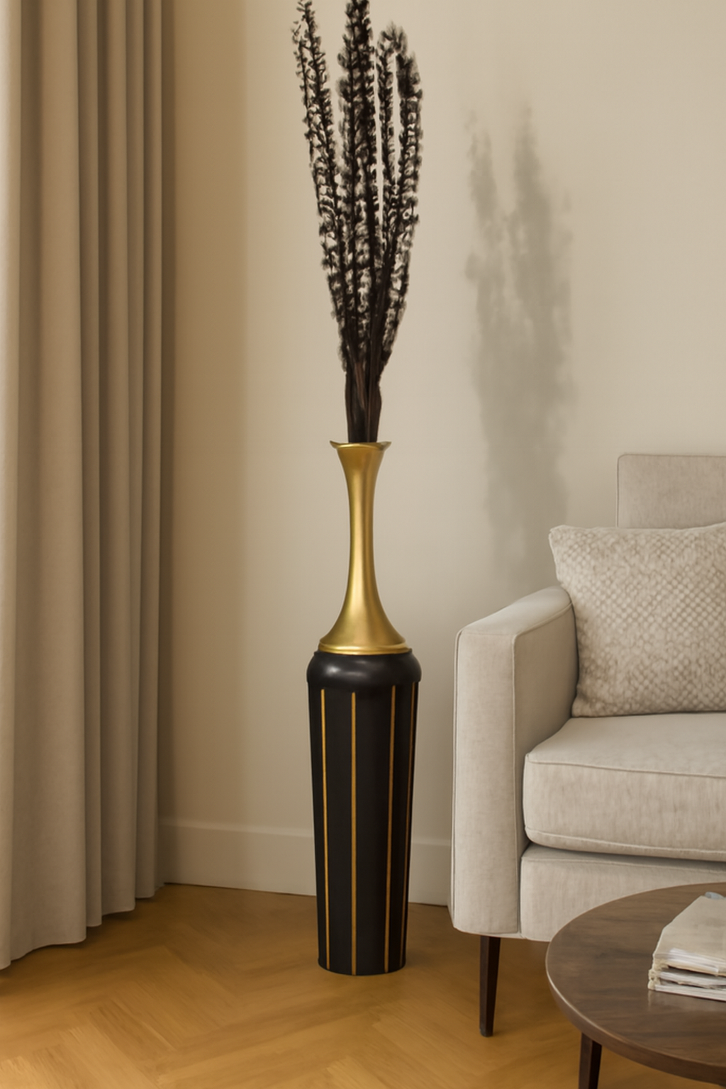 Luxury Black and Gold Decorative Vase – Elegant Home Accent