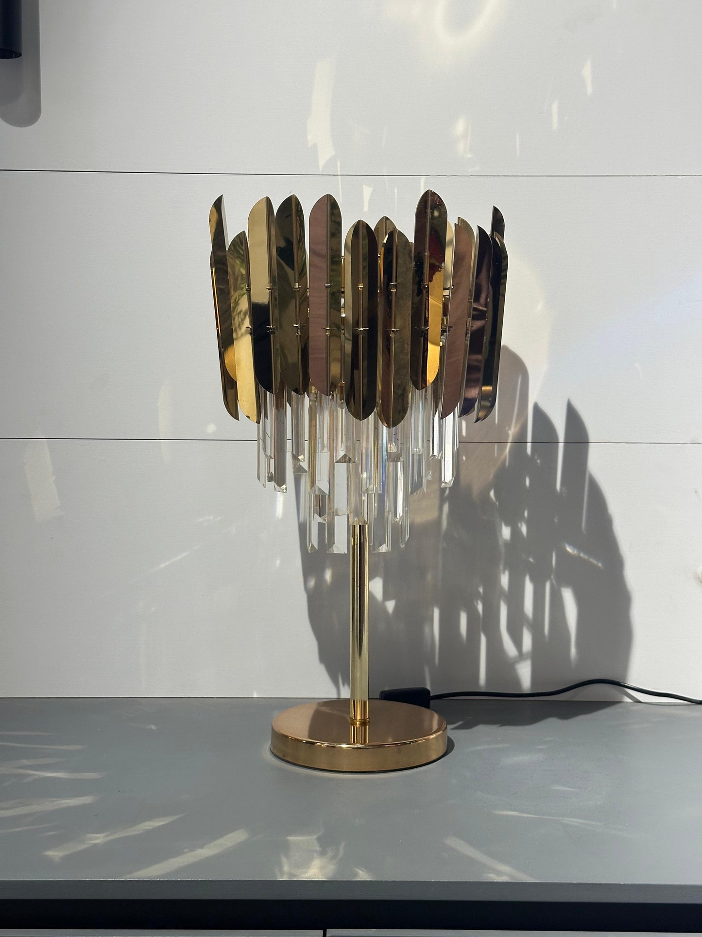 Modern "Water Droplet" Table Lamp - Elegant Gold Accent & Ambient White Shade