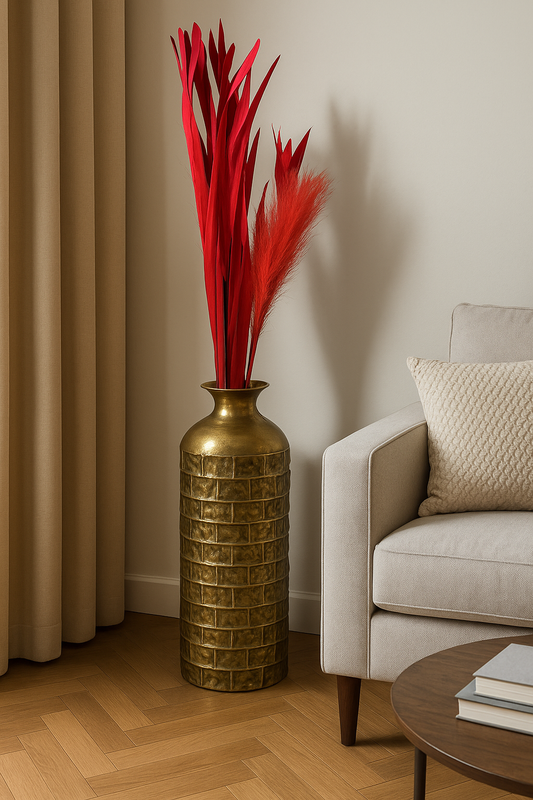 Golden Vase – Elegant Home Decor