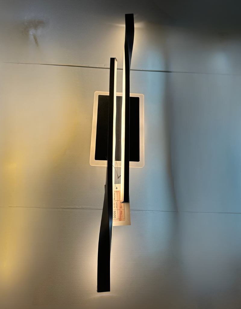 Sleek Louvered LED Outdoor Wall Sconce | Modern Downlight