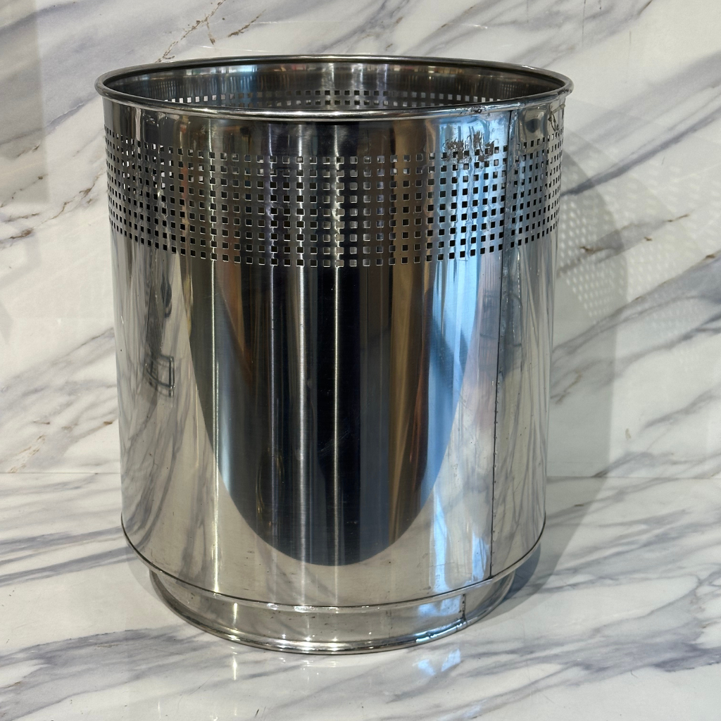 Chic Gold Ribbed Metal Planter | Modern Decorative Pot