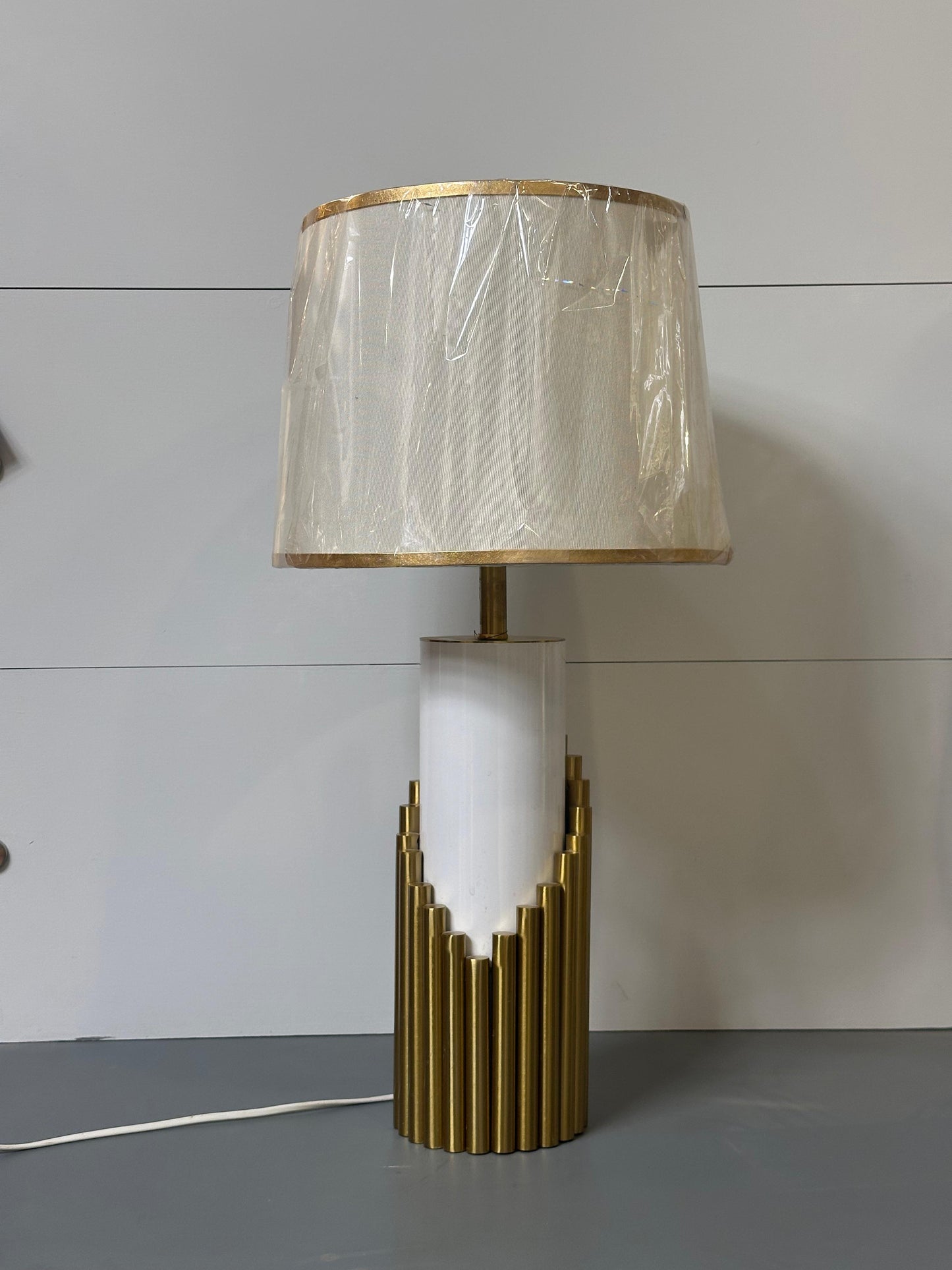 Modern Faceted Column Table Lamp - Sculptural Clear Base & Ambient White Shade